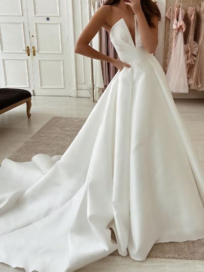 A-line Strapless Sleeveless Tulle Bridal Gown With Sweep / Brush Train