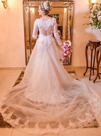 A-line Chapel Train Tulle Wedding Gown With Lace