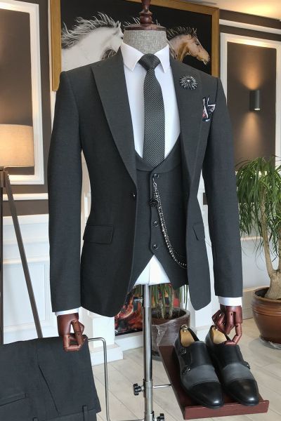 Black Peaked Lapel One Button Business Suit