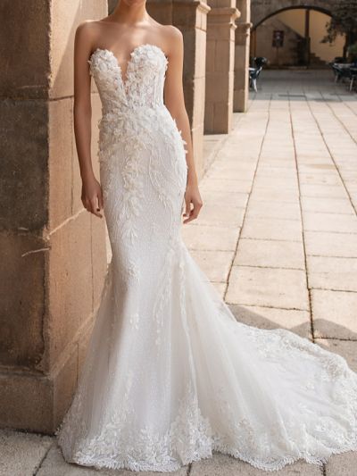 Mermaid Strapless Sweetheart Neck Court Train Lace Bridal Gown With Buttons