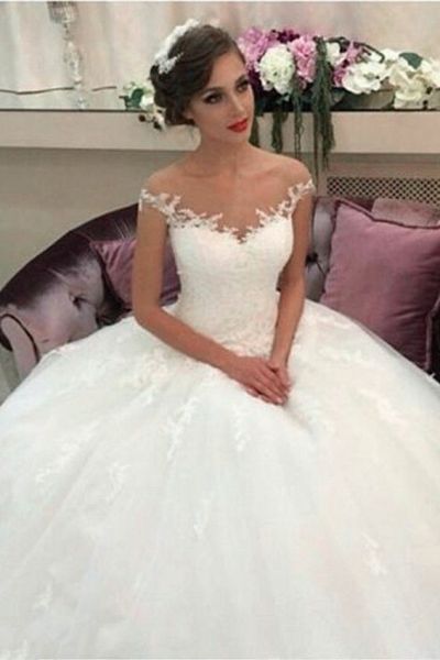 Ball Gown Sweep / Brush Train Tulle Bridal Gown With Lace