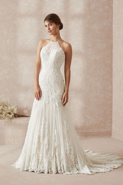 A-line Halter-neck Sleeveless Sweep / Brush Train Tulle Wedding Gown With Appliques