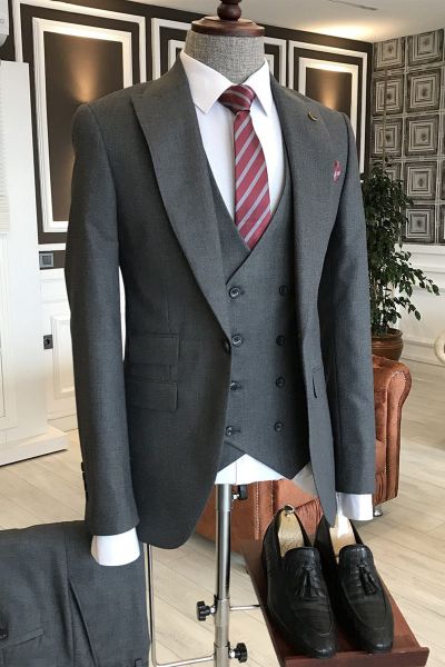 Dark Gray 3-Pieces Business Men Suit with Peaked Lapel