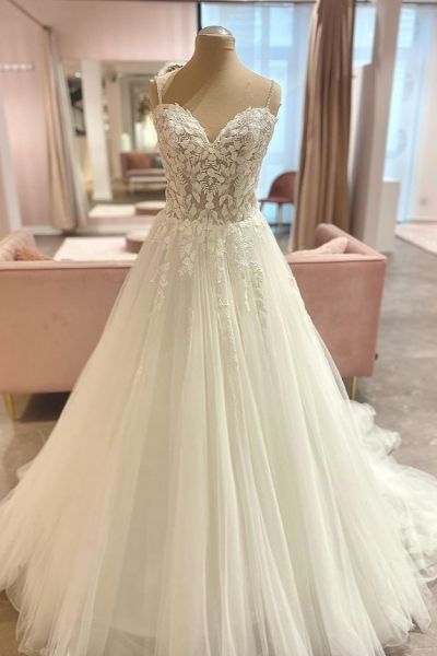 A-line Sweetheart Neck Sleeveless Sweep / Brush Train Tulle Wedding Gown With Lace