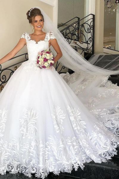 A-line Sweetheart Neck Cap Sleeves Chapel Train Tulle Bridal Gown With Lace