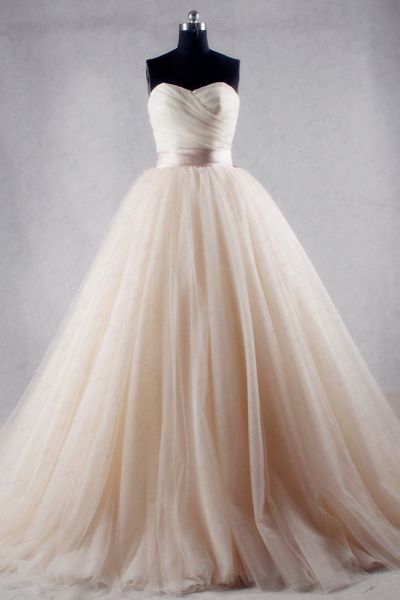 Ball Gown Strapless Sweetheart Neck Sleeveless Floor-length Tulle Wedding Gown With Ruffles