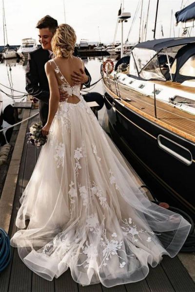 A-line V-neck Sleeveless Chapel Train Tulle Wedding Gown With Lace