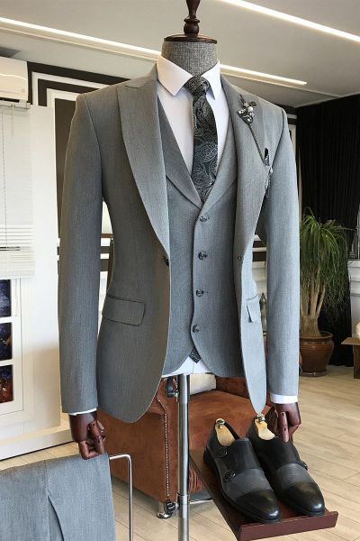 Gray Formal Business Suit with Peaked Lapel