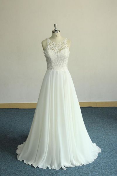A-line Jewel Neck Sleeveless Chapel Train Tulle Bridal Gown With Lace