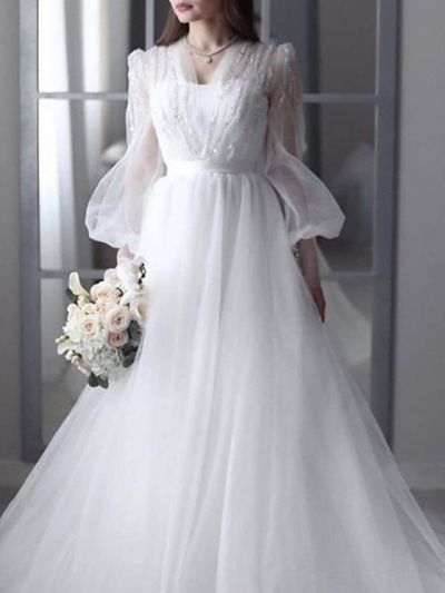 A-line V-neck Sweep / Brush Train Tulle Bridal Gown With Lace