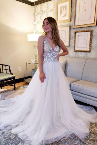 A-line V-neck Sleeveless Chapel Train Tulle Wedding Gown With Lace