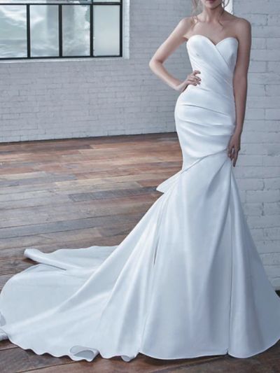 Mermaid Strapless Tulle Bridal Gown With Court Train