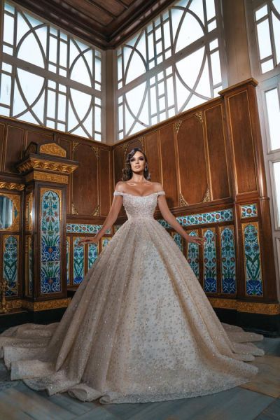 Ball Gown Off-the-shoulder Sleeveless Chapel Train Lace Bridal Gown With Appliques