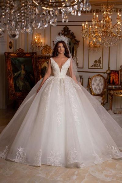 A-line V-neck Sleeveless Sweep / Brush Train Tulle Bridal Gown With Lace