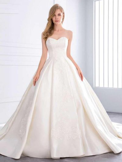 Ball Gown Sweetheart Neck Tulle Wedding Gown With Ruffles