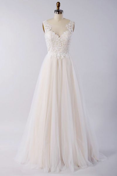 A-line Jewel Neck Sleeveless Floor-length Tulle Wedding Gown With Lace