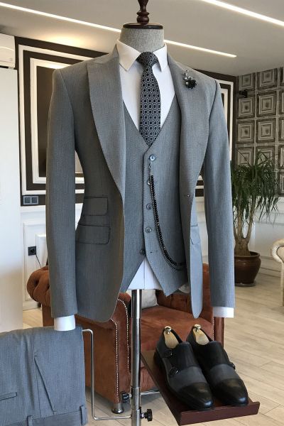 Gray Bespoke Business Suit with Peaked Lapel