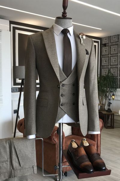 Dark Brown Peaked Lapel Business Suit