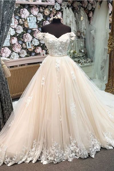 A-line Sweetheart Neck Cap Sleeves Chapel Train Lace Bridal Gown With Ruffles