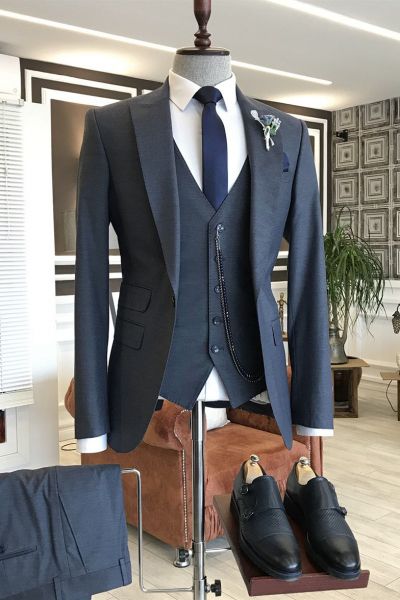 Black Peaked Lapel 3-Pieces Business Suit