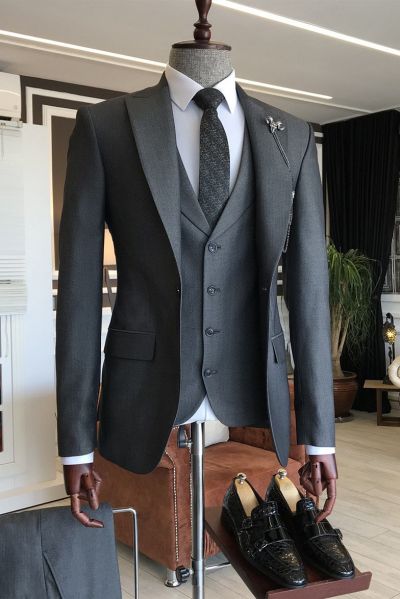 All Black Formal Business Suit with Peaked Lapel