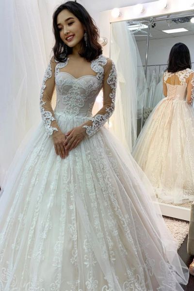 Sweetheart Neck Long Sleeves Court Train Tulle Wedding Gown With Lace