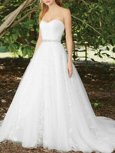 A-line Sweetheart Neck Sleeveless Court Train Tulle Wedding Gown With Buttons