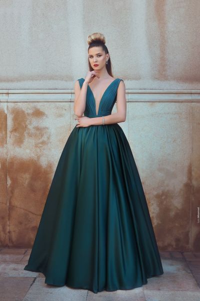 A-line Plunging Neckline Sleeveless Floor-length Evening Dress
