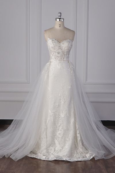 A-line Strapless Sweetheart Neck Sleeveless Floor-length Tulle Wedding Gown With Lace