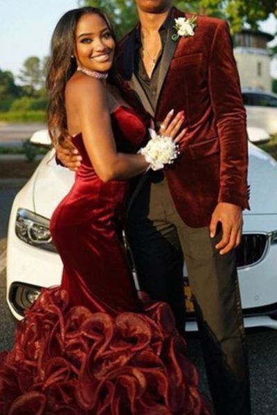 Red Velvet Slim Fit Prom Suit with Black Shawl Lapel