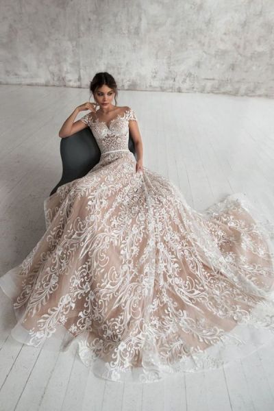 A-line Sweetheart Neck Sleeveless Court Train Lace Wedding Dress With Pearls