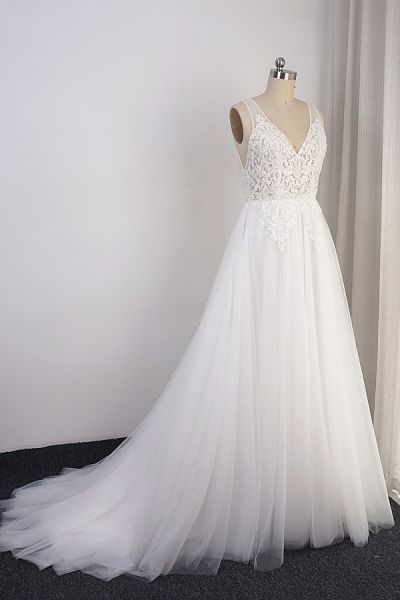A-line V-neck Sleeveless Floor-length Tulle Wedding Dress With Lace