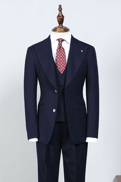 Navy Blue Peaked Lapel Business Suit