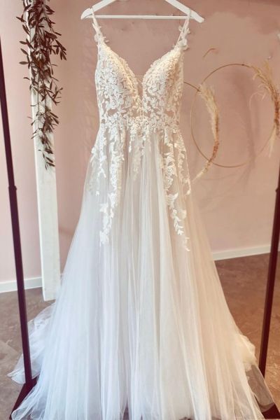 A-line Sweetheart Neck Sleeveless Sweep / Brush Train Tulle Bridal Dress With Lace