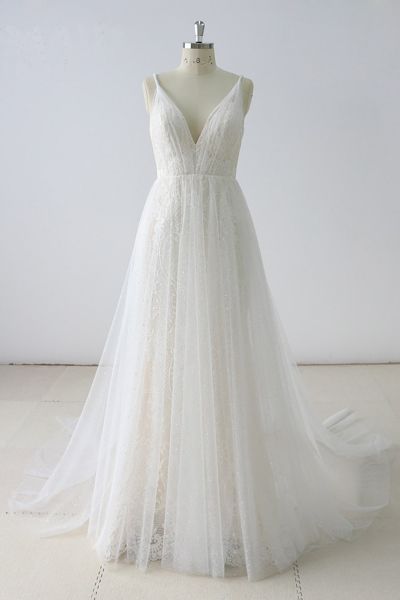 A-line V-neck Halter-neck Sleeveless Floor-length Tulle Bridal Attire With Lace