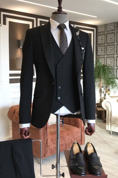 Black Slim Fit Men Suit with Peaked Lapel