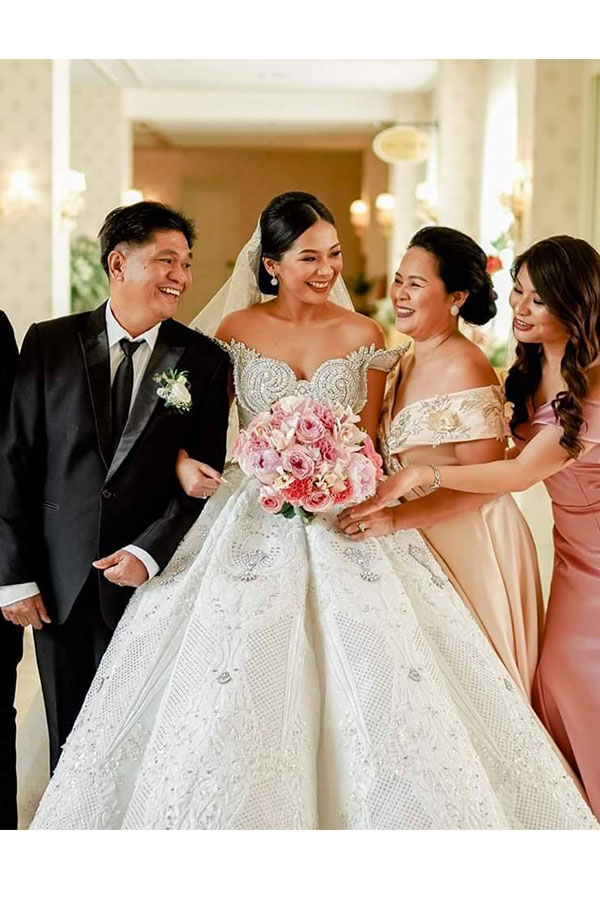 Ball Gown Off-the-shoulder Sweetheart Neck Cathedral Train Wedding Gown With Crystal 3