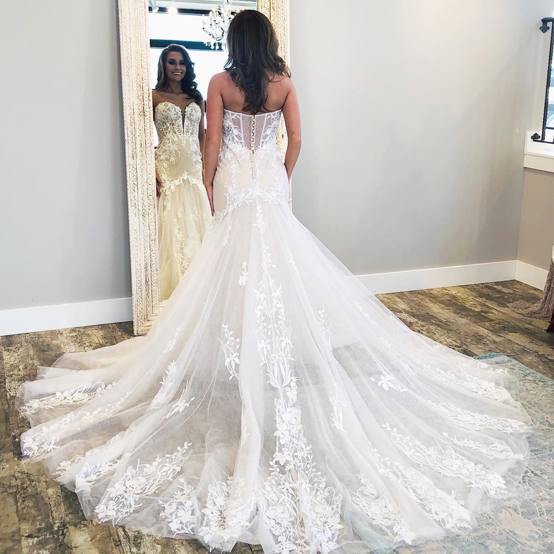 Mermaid Strapless Sleeveless Sweep / Brush Train Bridal Gown With Appliques 2