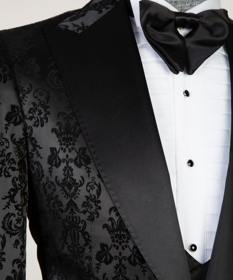 Black Jacquard Peaked Lapel Wedding Men Suit 4