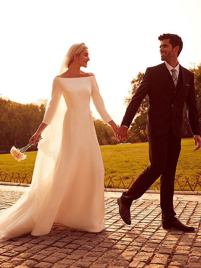 A-line Bateau Neck Floor-length Tulle Bridal Gown With Chapel Train 2