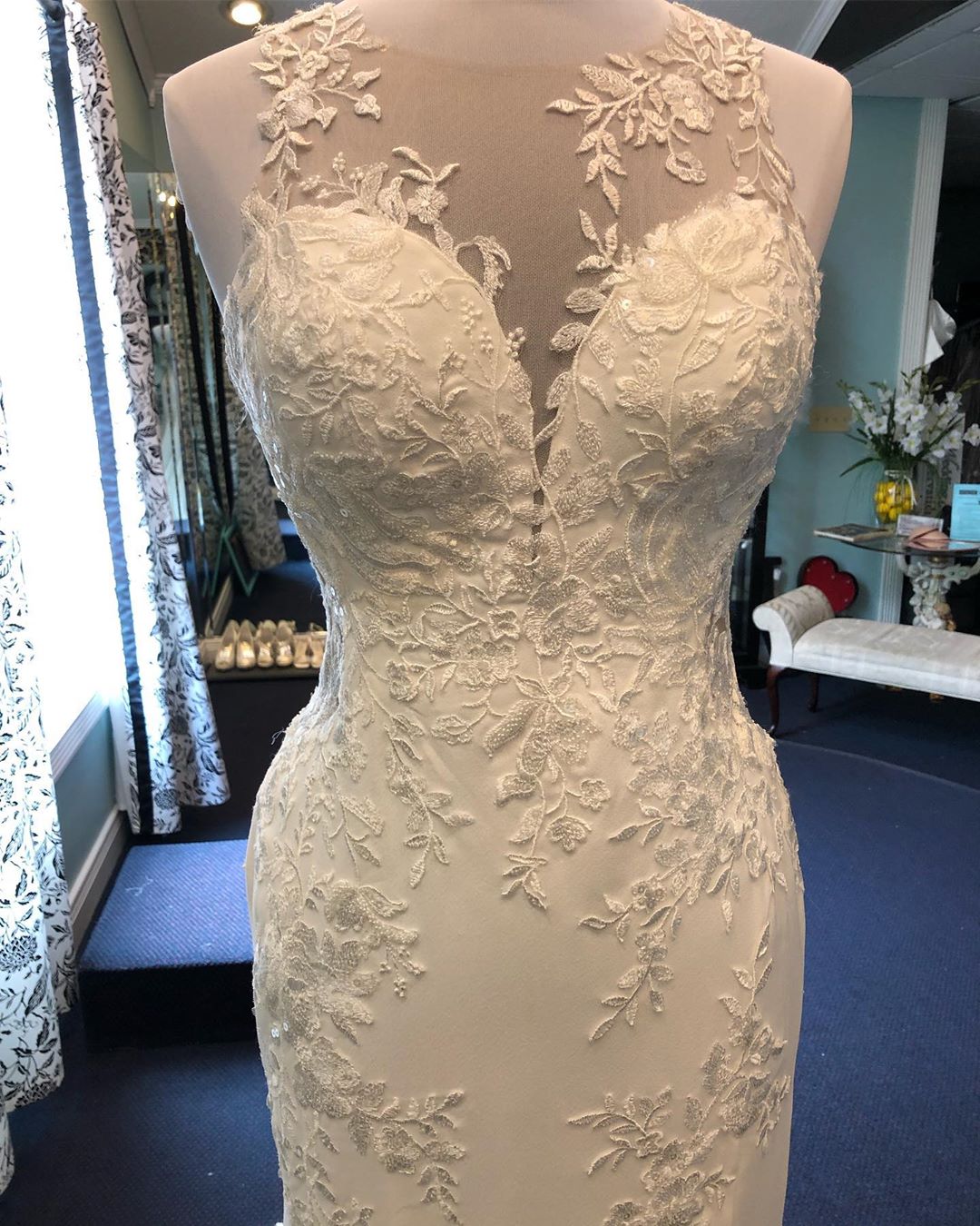 Mermaid Sleeveless Court Train 100D Chiffon Wedding Gown With Lace 4