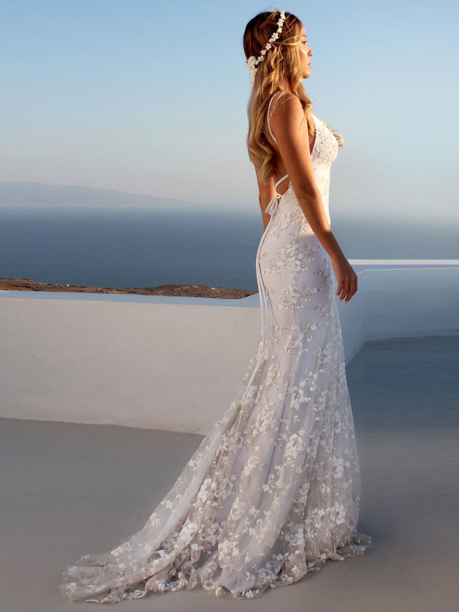 Mermaid V-neck Court Train Lace Bridal Gown With Lace 2