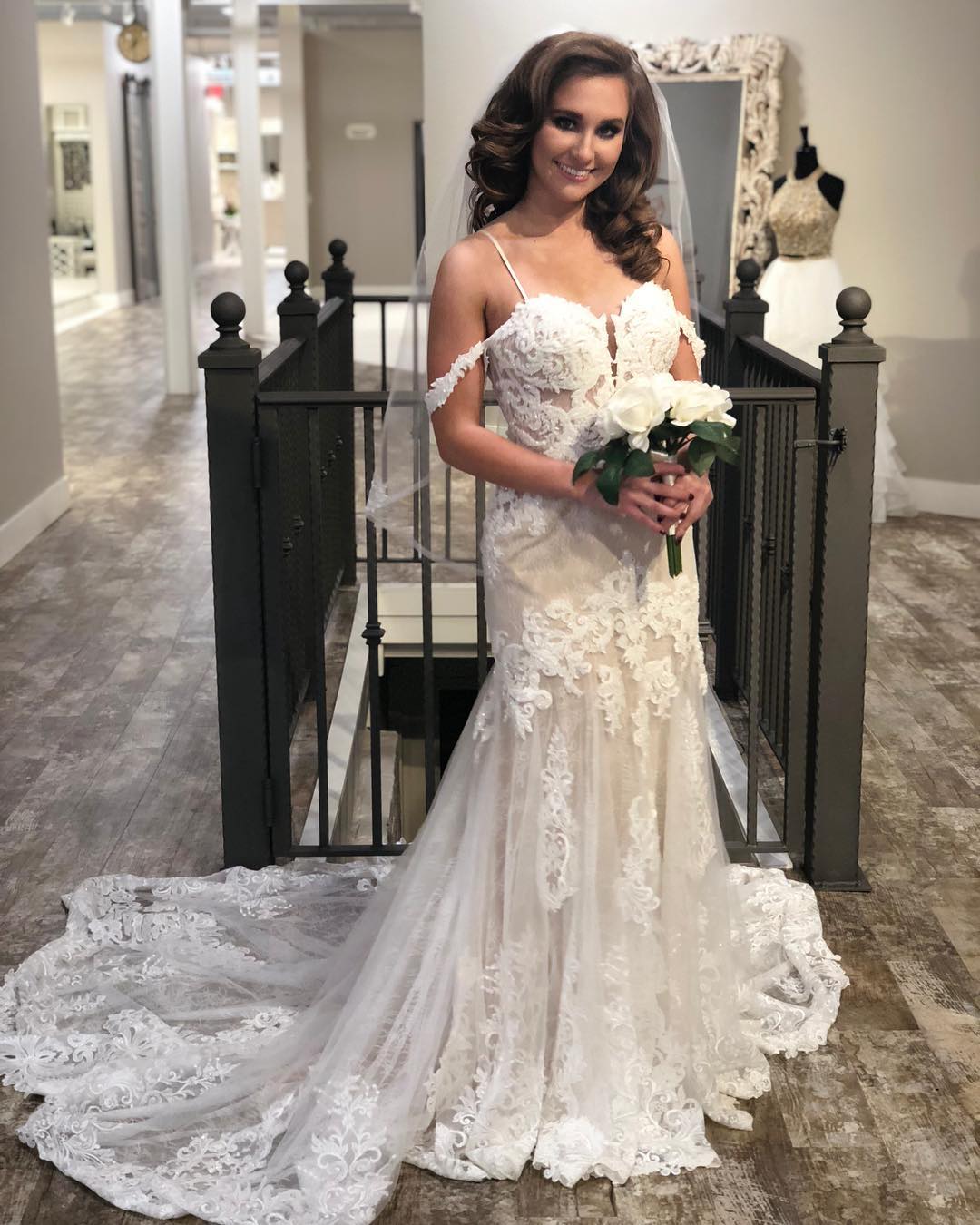 Mermaid Spaghetti Straps Sleeveless Sweep / Brush Train Wedding Gown With Appliques 3