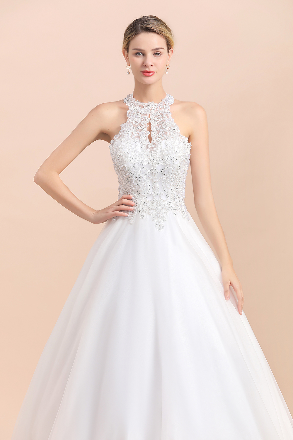 Halter-neck Sleeveless Sweep / Brush Train Tulle Wedding Gown With Lace 6
