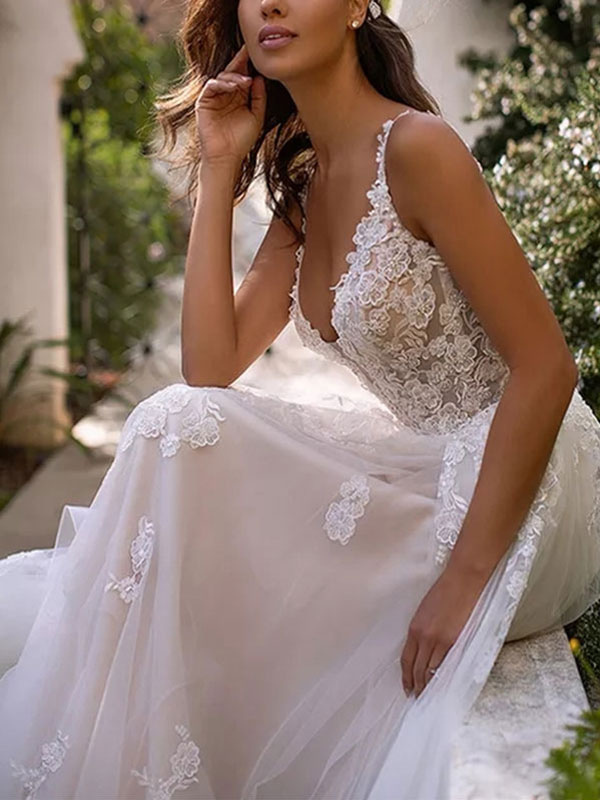 A-line V-neck Sleeveless Court Train Lace Wedding Dress With Appliques 3