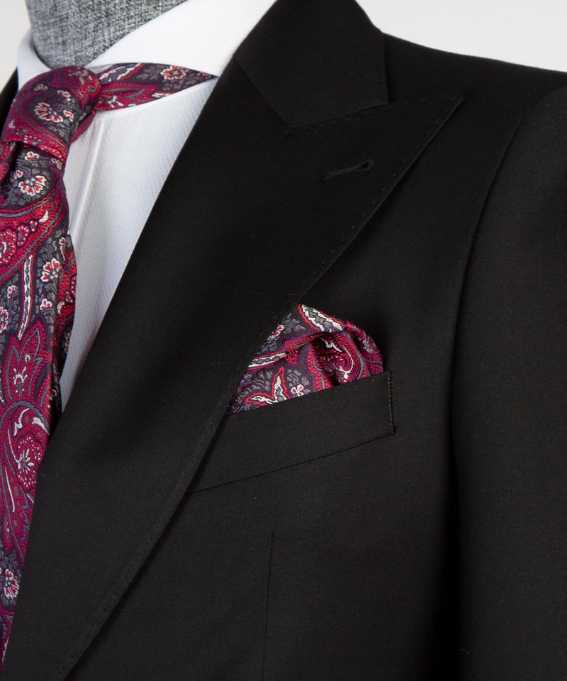 Black Peaked Lapel Bespoke Business Men Suit 2