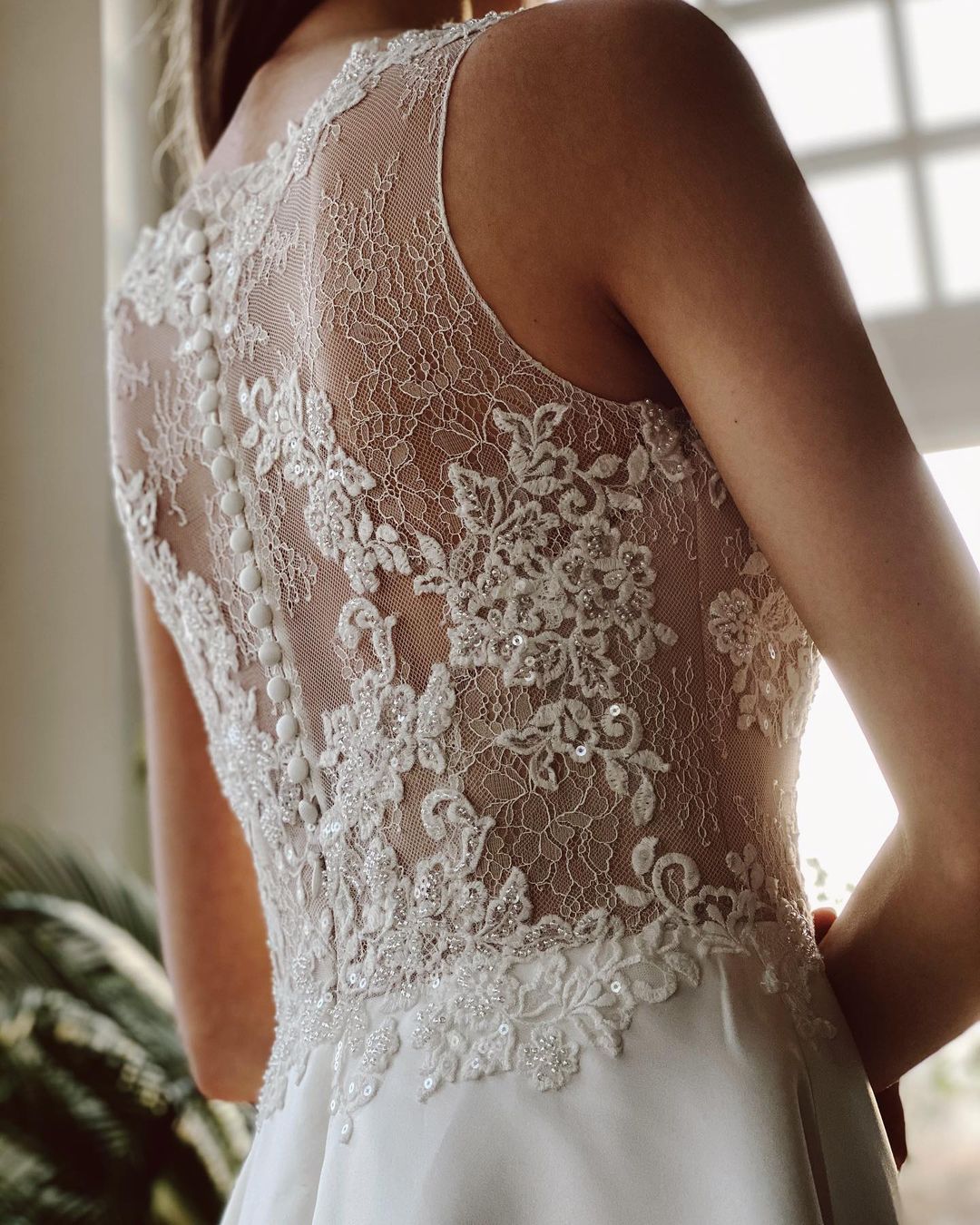 Mermaid Jewel Neck Sleeveless Sweep / Brush Train Lace Wedding Gown With Lace 6