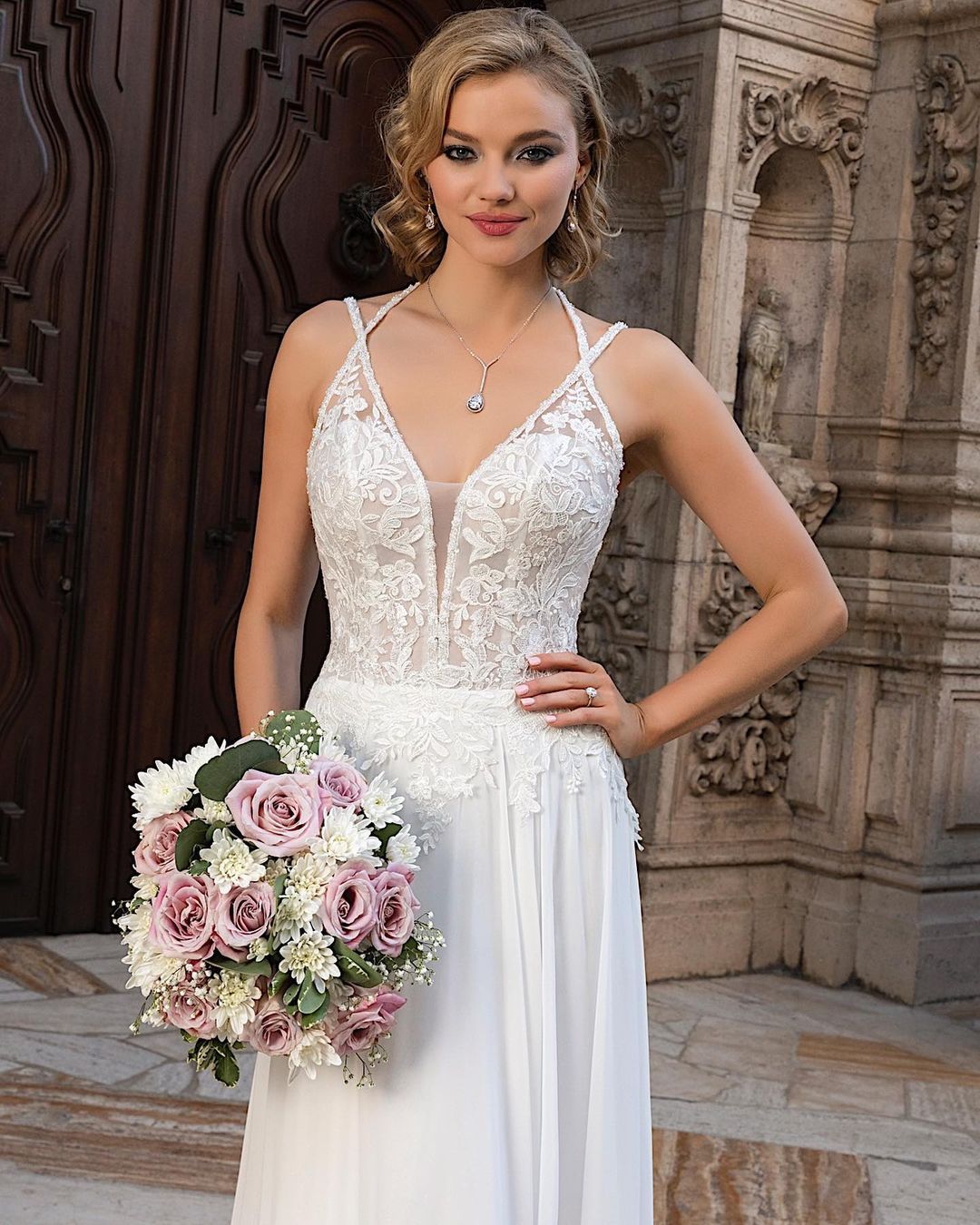 Column Spaghetti Straps Sleeveless Chapel Train 100D Chiffon Bridal Gown With Lace 3