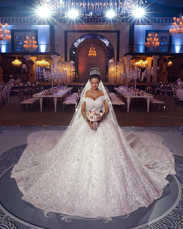 Ball Gown Off-the-shoulder Sleeveless Sweep / Brush Train Wedding Gown With Appliques 7