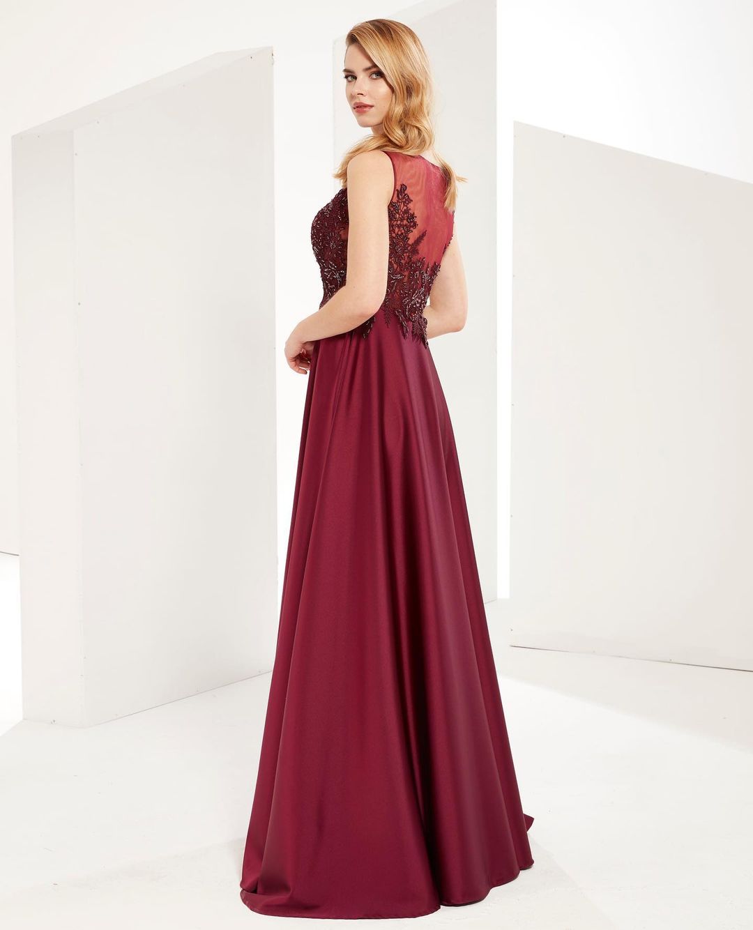 A-line V-neck Sleeveless Sweep / Brush Train Satin Formal Dress With Lace 2